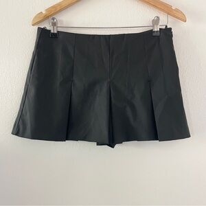 📚 NWT Zara Black Pleated Mini Skirt